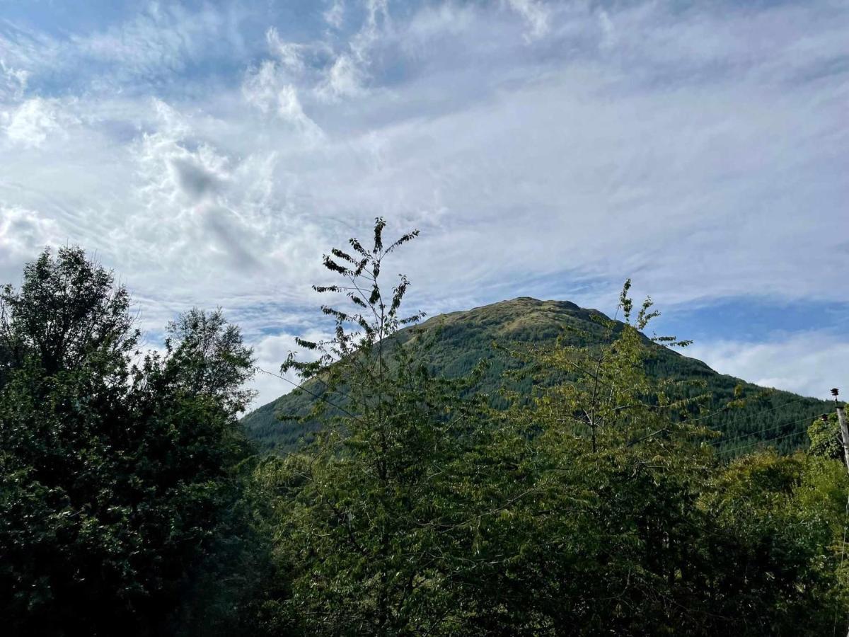 Woodlands House With Hot Tub Hotell Ballachulish Exteriör bild