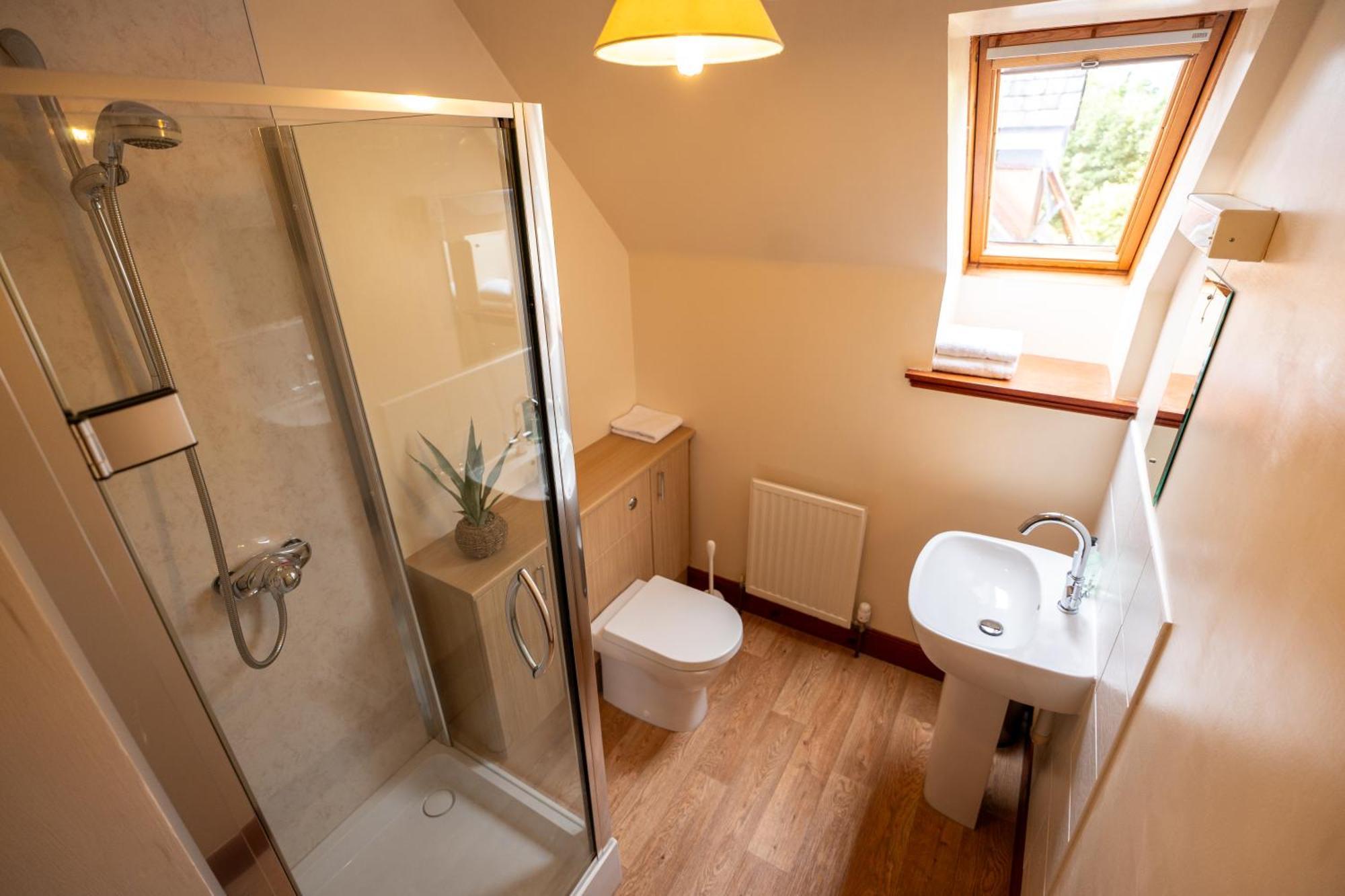 Woodlands House With Hot Tub Hotell Ballachulish Exteriör bild